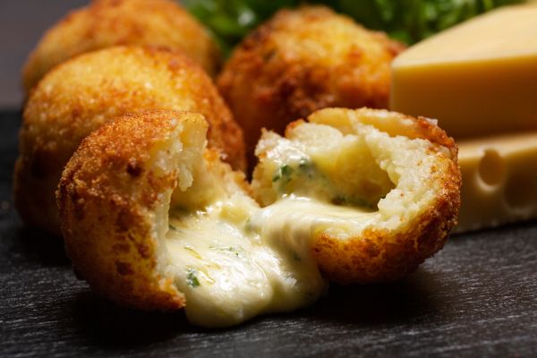 Bolinha de Queijo