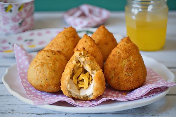 Coxinha Low Carb com Frango e Catupiry