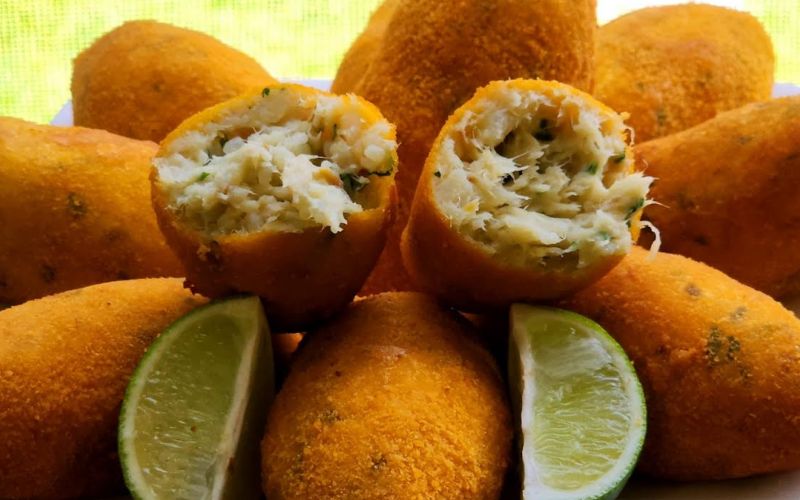 Bolinhos-de-Bacalhau-A-Delicia-Portuguesa