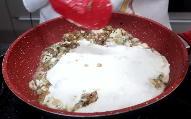 Como preparar o filé ao molho de gorgonzola