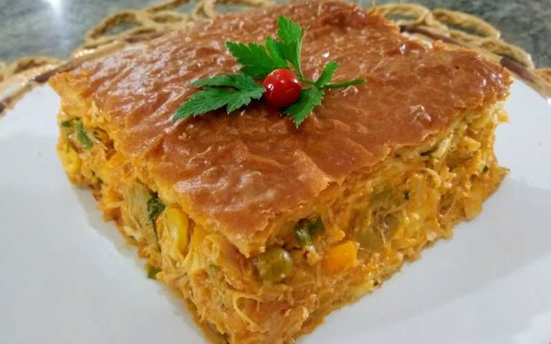 Posso fazer torta de frango com massa pronta