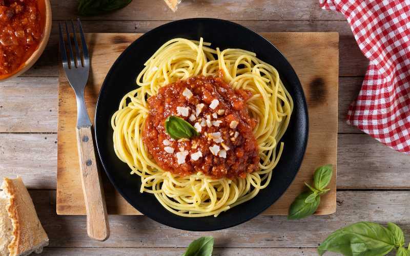 Qual tipo de macarrão é usado na Carbonara