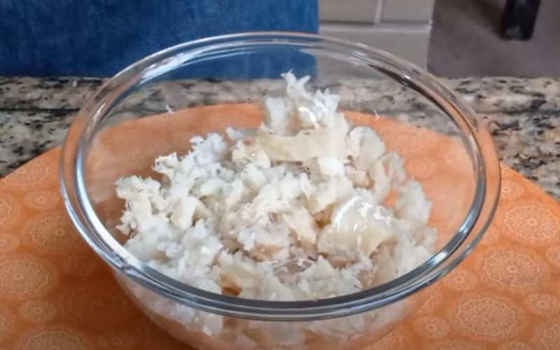 Preparando o Suflê de Bacalhau